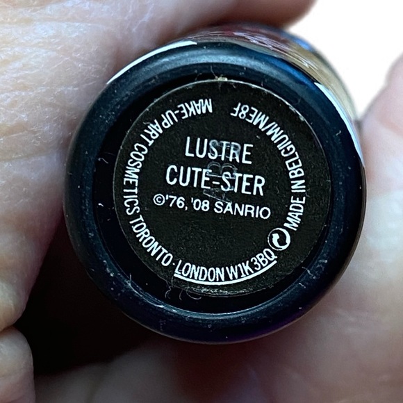 MAC Hello Kitty Lipstick in Cute Ster - Picture 3 of 11